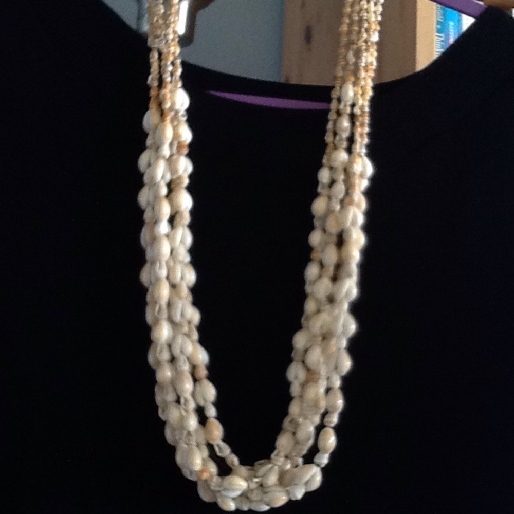 COWRY SHELLS NECKLACE